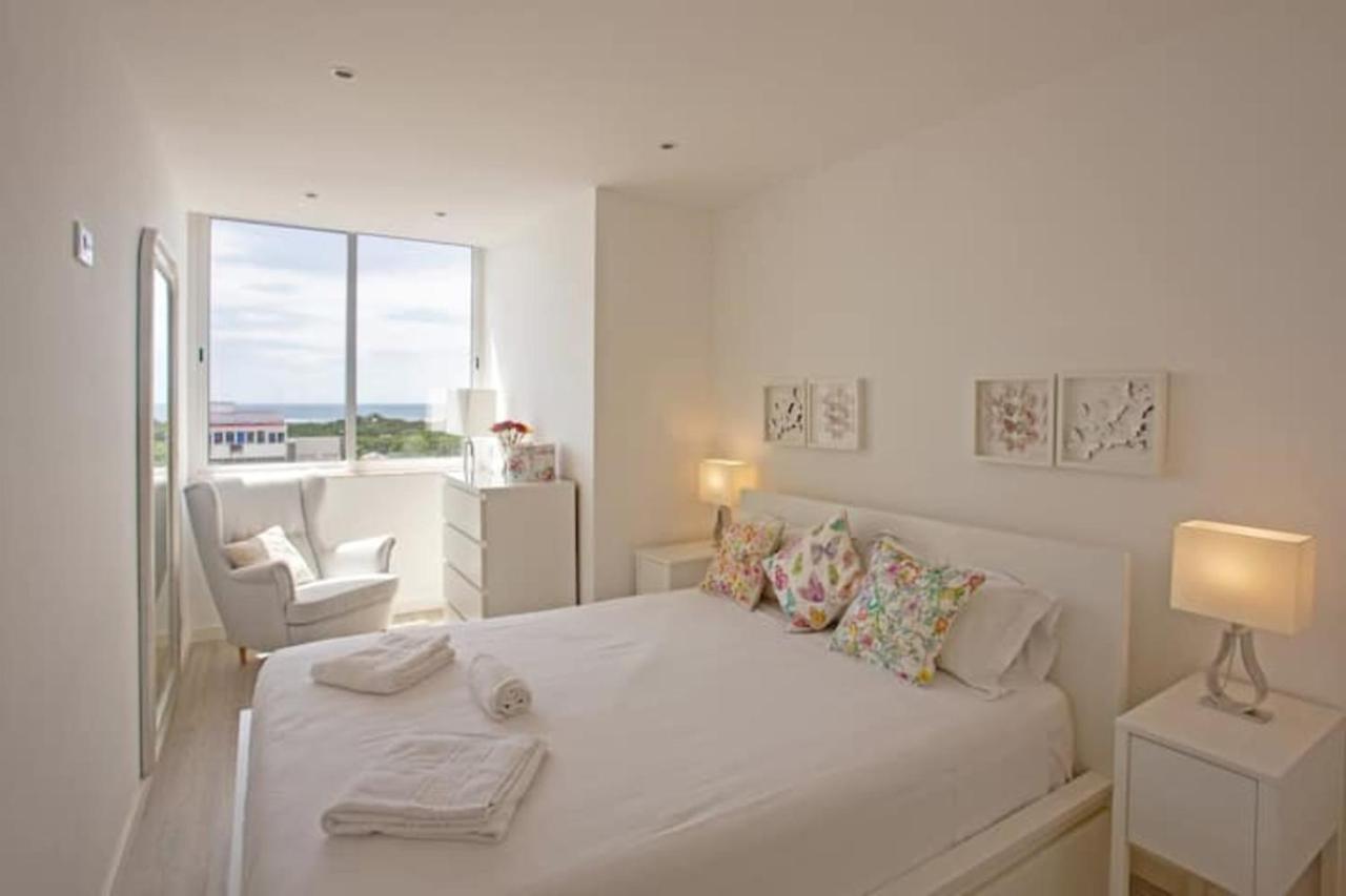 Magnificent 1 Bedroom Apartment With Views Over The Ocean Costa da Caparica Exterior photo